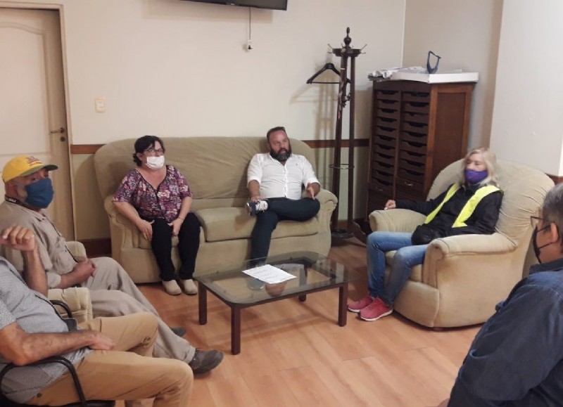 Reunión encabezada por Guillermo Lionetti.