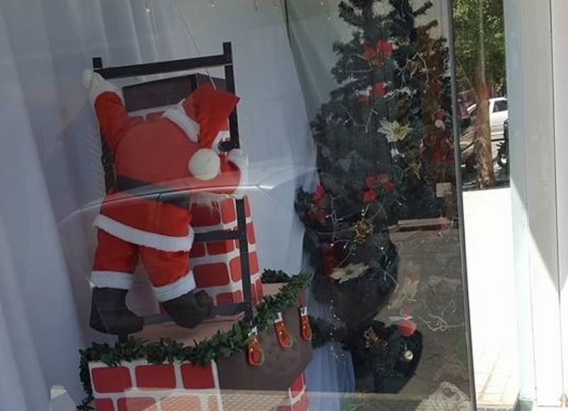 Vidriera en competencia con temática navideña