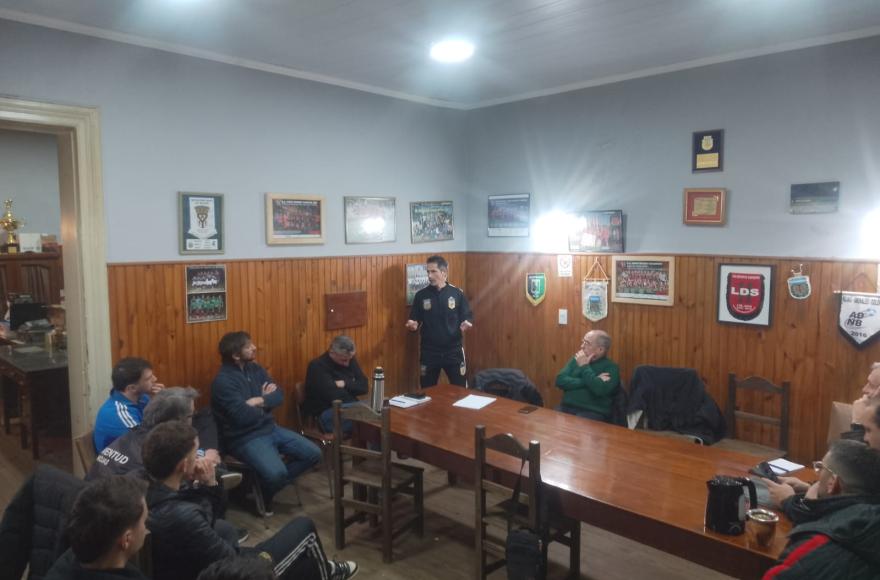Del Fueyo brindó una charla informativa.