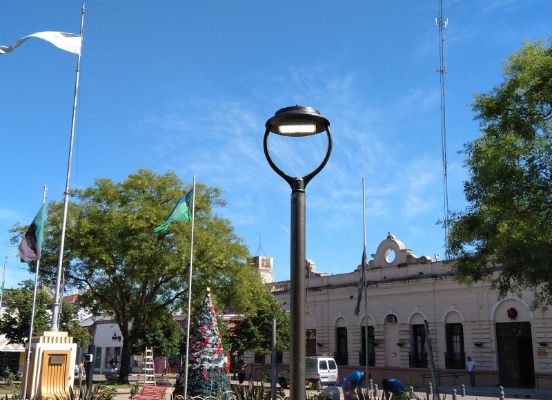 Nuevos artefactos en el perímetro del mástil.