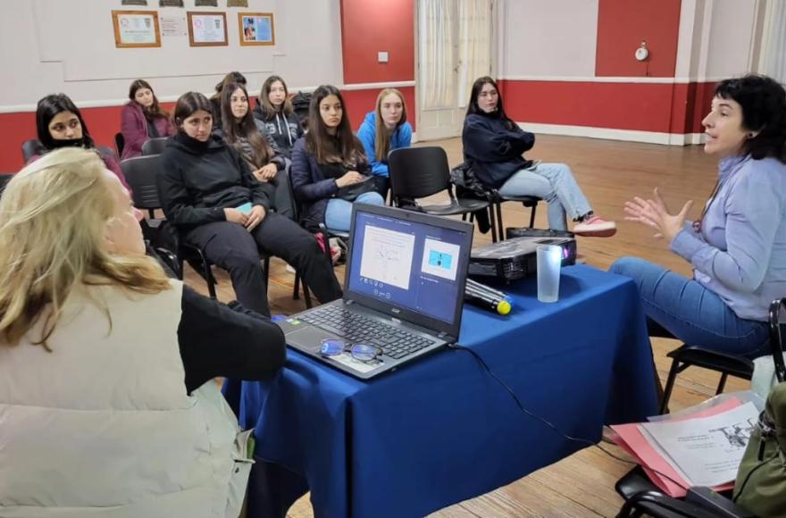 Actividad en el Centro Cultural Sabato.