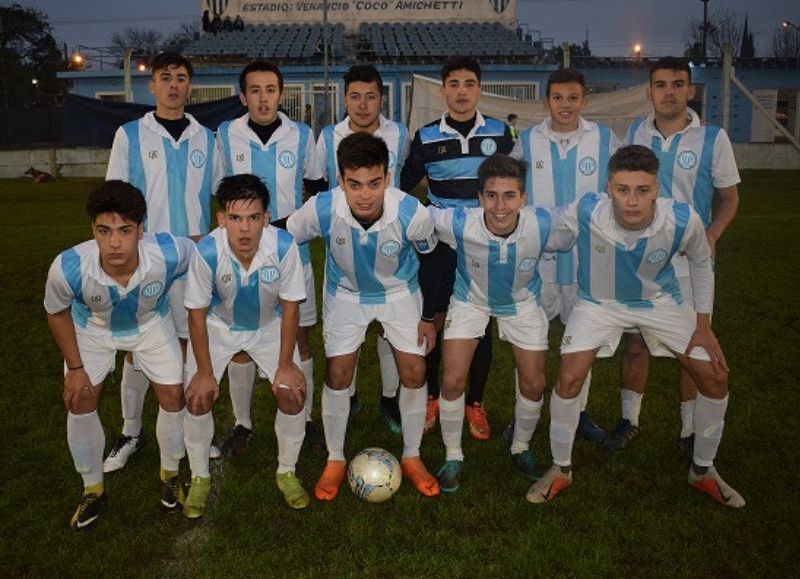 Argentino y Boca Juniors juegan en El Huracán.