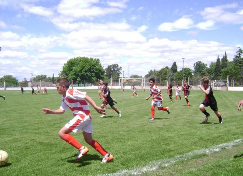 En juveniles, se disputó la quinta fecha.