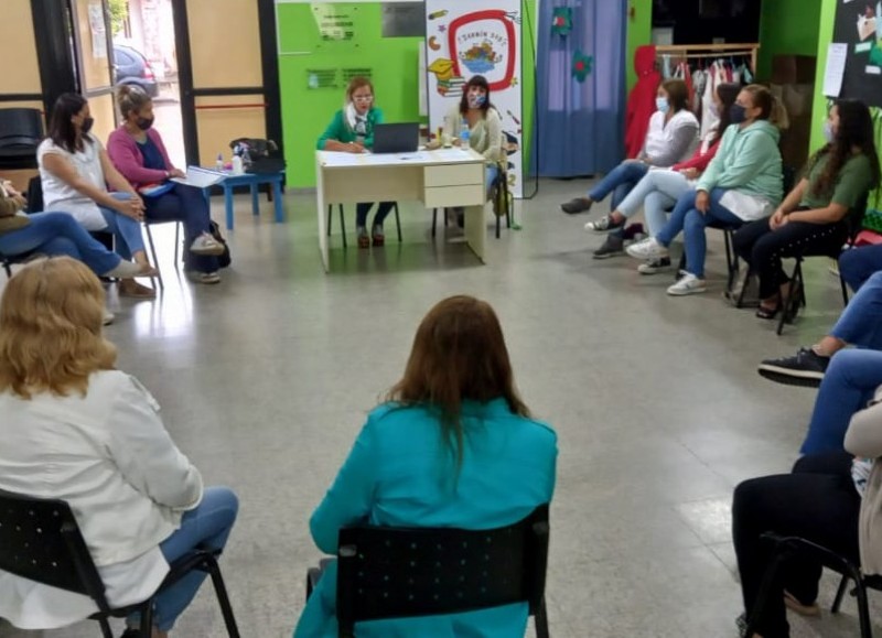 El curso se enmarcó en el proyecto “dESIdir en comunidad: prevención de violencias de género”, implementado por la DGCyE