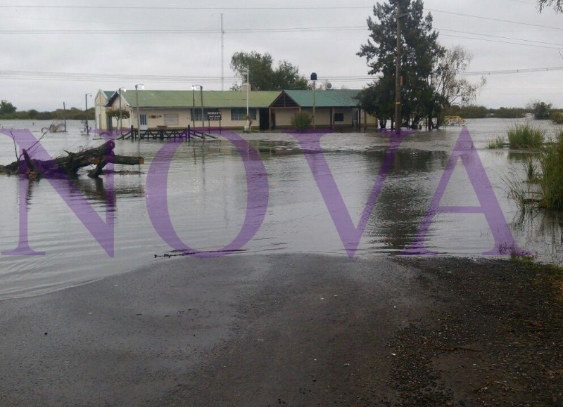 Entre Ríos, inundada. Macri, vaya y júntese con los pobres. No muerden. (Fotos: NOVA)