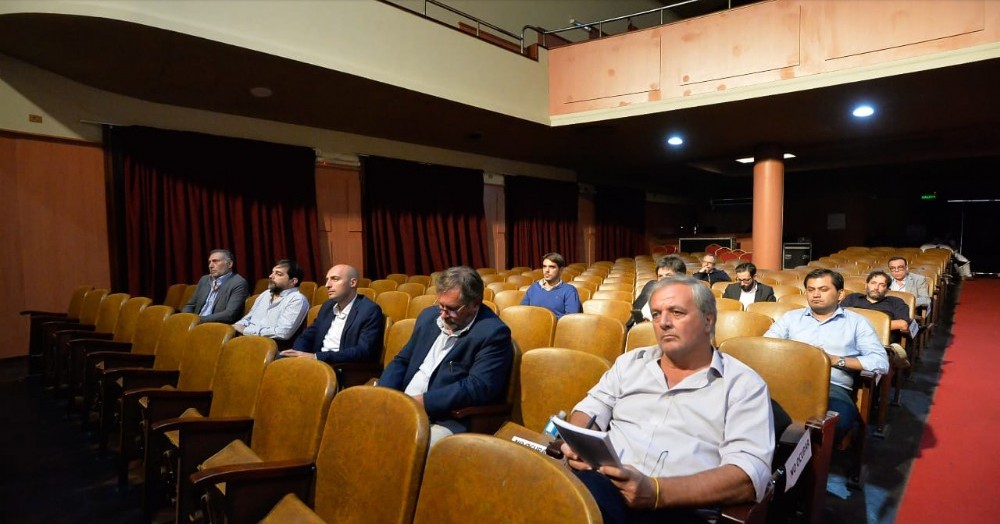 Encuentro en el Teatro Metro de La Plata.