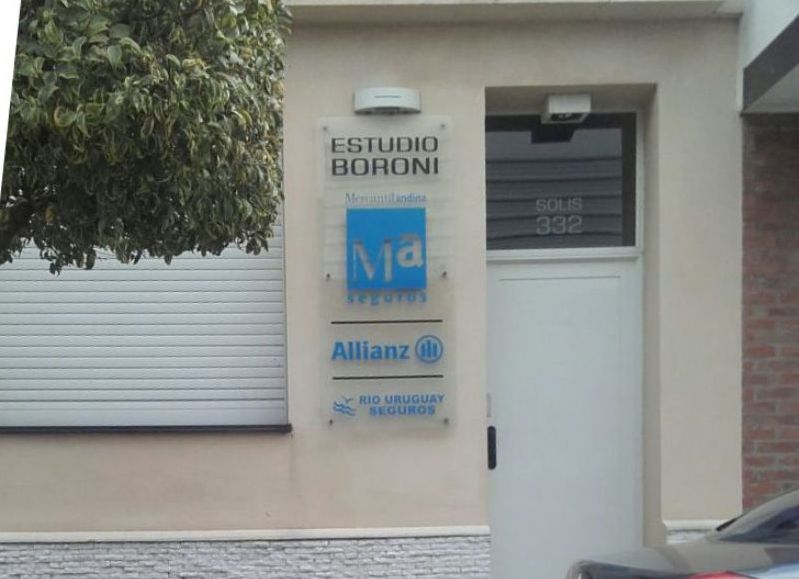 Frente de la gestoría donde sucedió el robo.