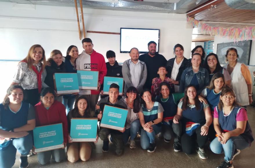 Son seis equipos para los egresados del establecimiento.