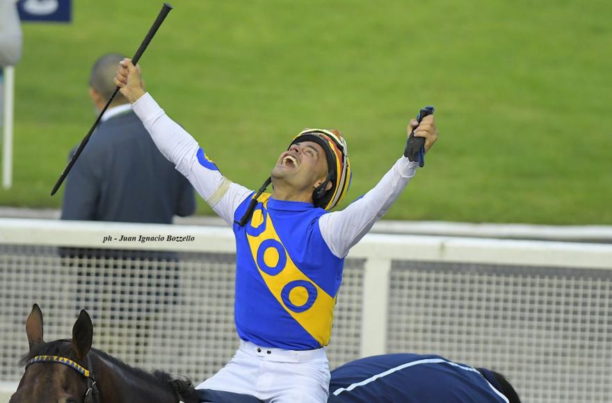 Destacado jockey rojense.