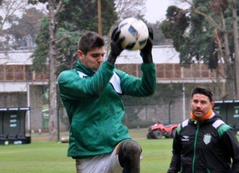 Este domingo ataja contra River.