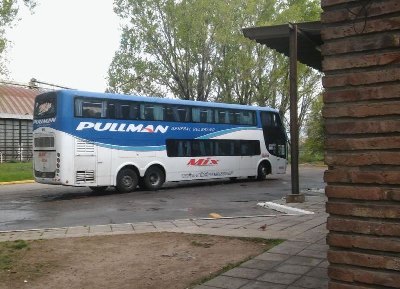 Se destaca el abordaje del servicio de Pullman General Belgrano.