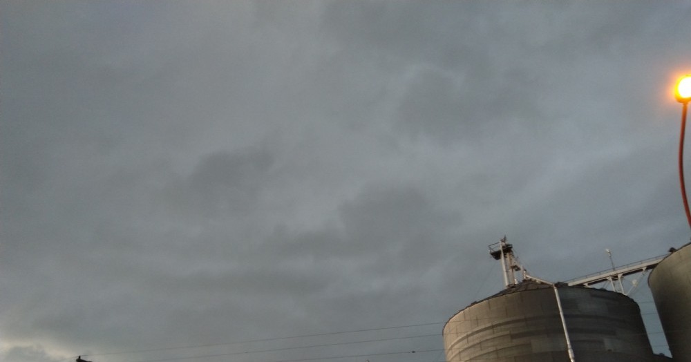 Fuerte tormenta sobre Rojas.