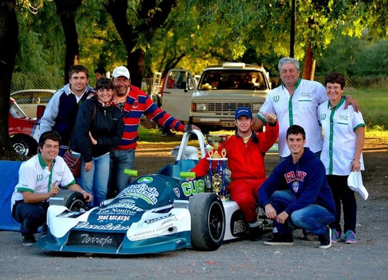 Joaquín Alvarez, equipo y colaboradores