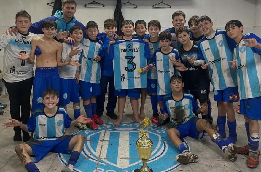 Los campeones del Torneo Apertura Juvenil