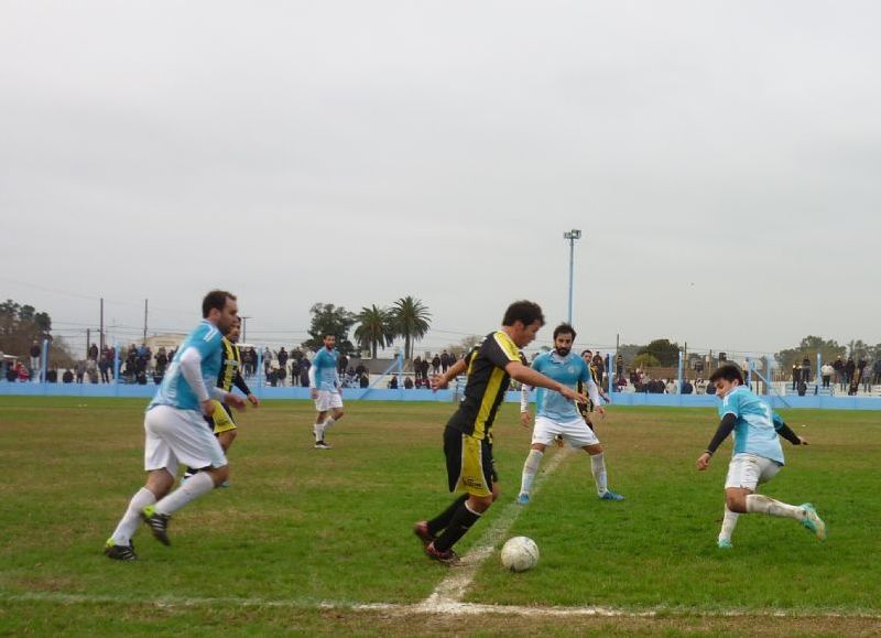 Argentino goleó y sueña.