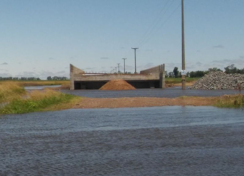 Crecida del nivel dell río.