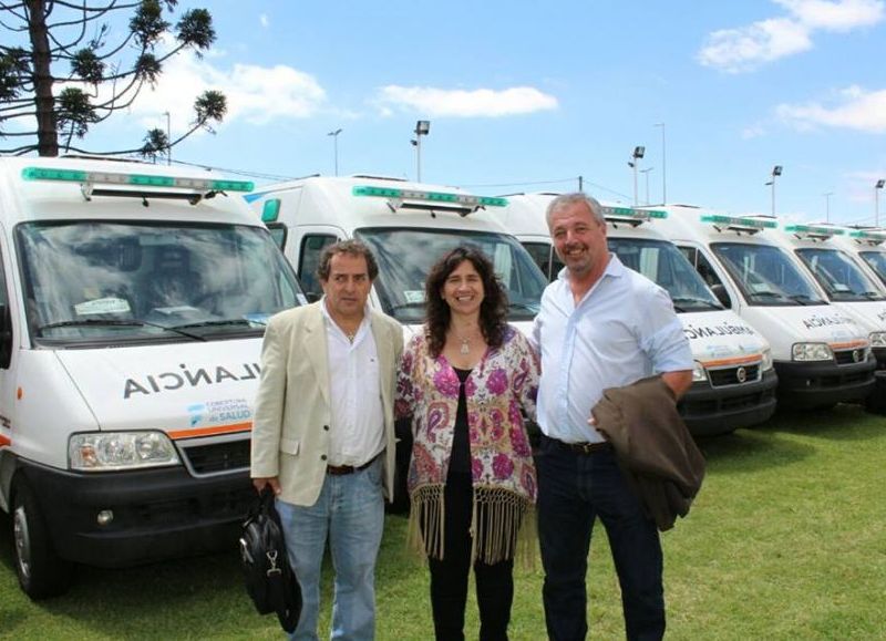 Rossi y Raposo junto a la ministra Ortiz.