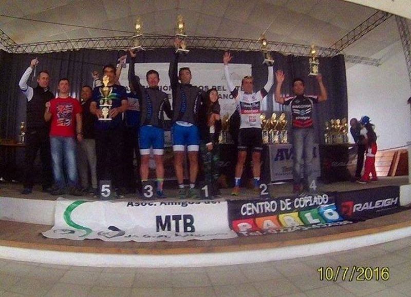 Giovachini y Jáuregui ganaron sus categorías. Allevato fue segunda y Ruiz tercero.