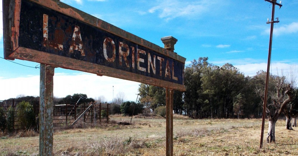 Fue hallado en un camino vecinal en el Paraje Oriental.