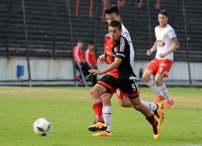 Con dos goles suyos, le ganó en la final a River por 3 a 2.