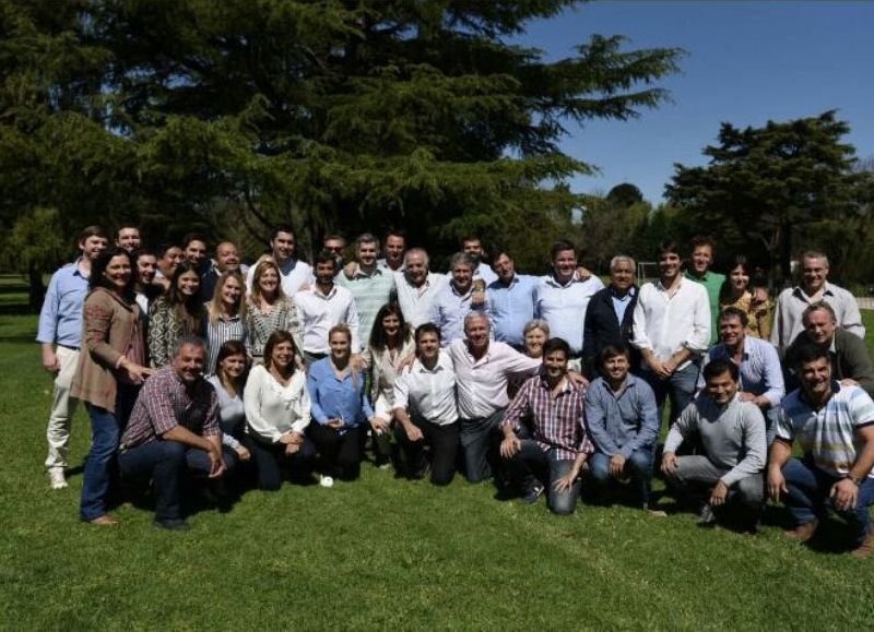 Referentes de Cambiemos reunidos en San Nicolás.