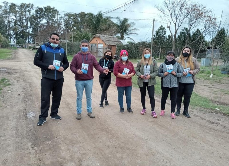 El precandidato a concejal del Frente de Todos, Luis Biorlegui, recorrió los distintos barrios de la ciudad.