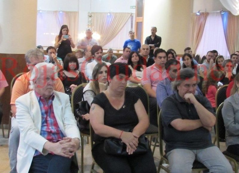 Dirigentes empresariales, políticos, sociales y gremiales, se hicieron presentes en el evento.