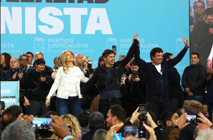 Axel Kicillof, Verónica Magario y Fernando Espinoza encabezaron el acto.
