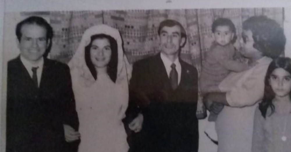 En la foto: mi viejito Glido Casalongue, la tía Eva y el tío Carlos, y mi mami Alicia conmigo en brazos.