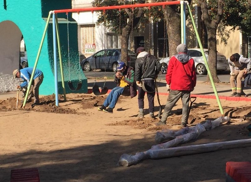 En sector de juegos de la Plaza Rivadavia.