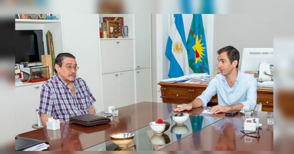 Pablo Petrecca junto al responsable de Bromatología y Zoonosis de Junín, Julio Ferrero.