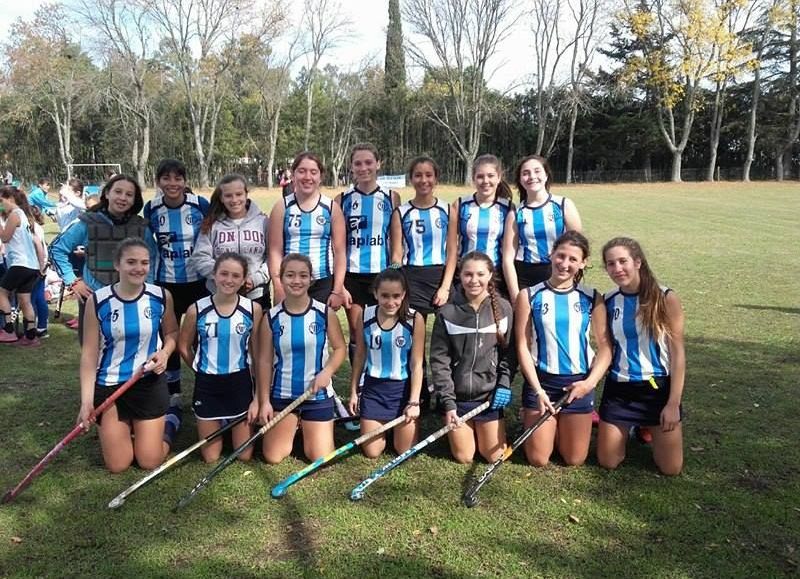 Los equipos de Hockey del club Argentino viajaron a Chacabuco éste sábado donde se midieron con Porteño de esa localidad.