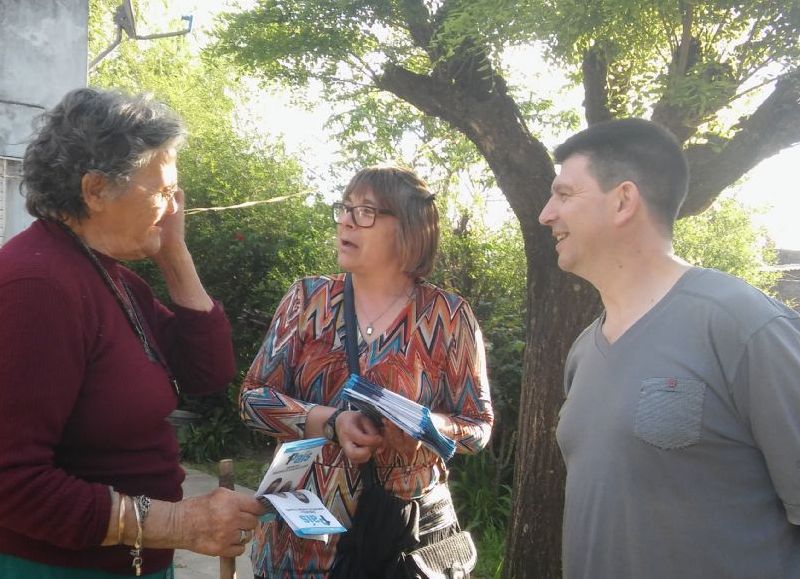 Uno de los cotidianos encuentros con vecinos.