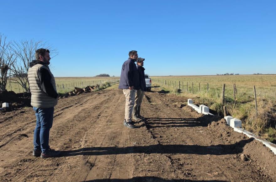 Se colocó un nuevo puente premoldeado en el bajo de La Criolla