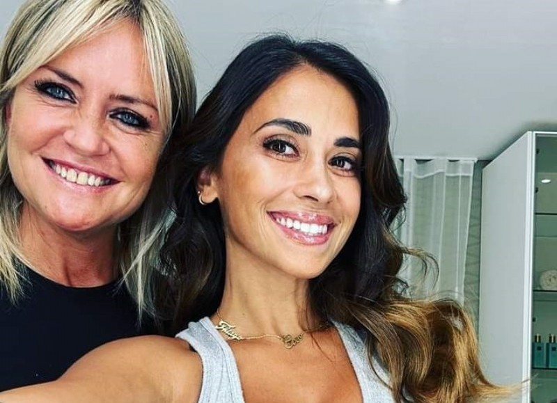 Julieta Solari junto a Antonella Roccuzzo.