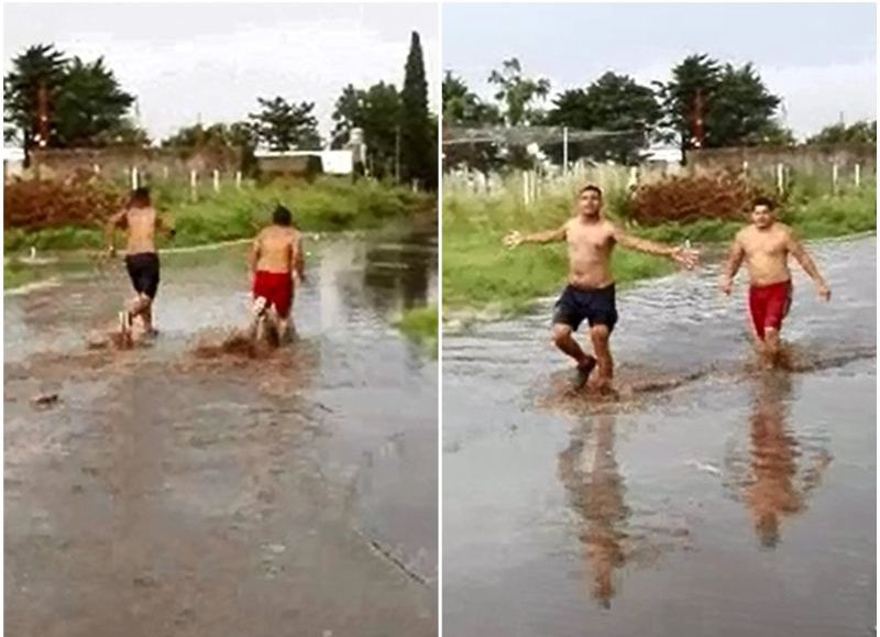 Los jóvenes de Junín aprovecharon el agua de las calles para refrescarse.
