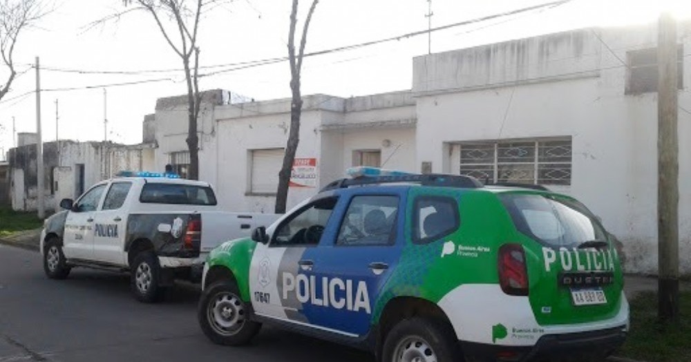 En el operativo incautaron tres celulares y tres tarjetas SIM.