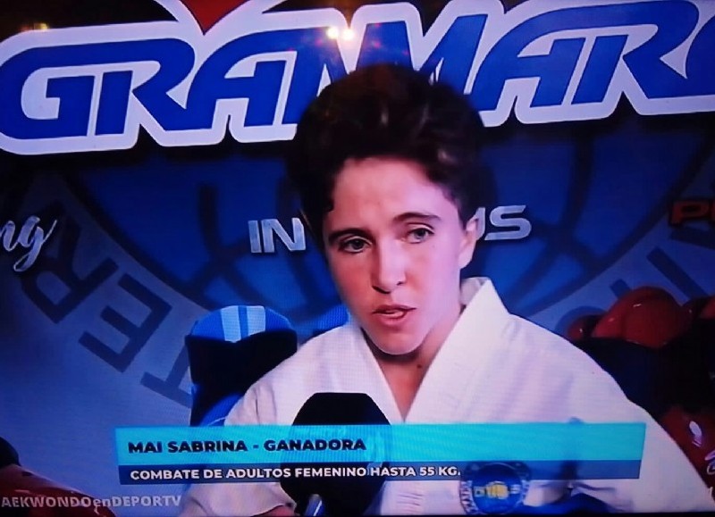 La rojense fue muy elogiada en la transmisión televisiva.