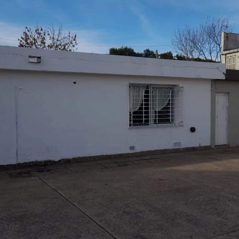 Labores de pintura y reparaciones varias.
