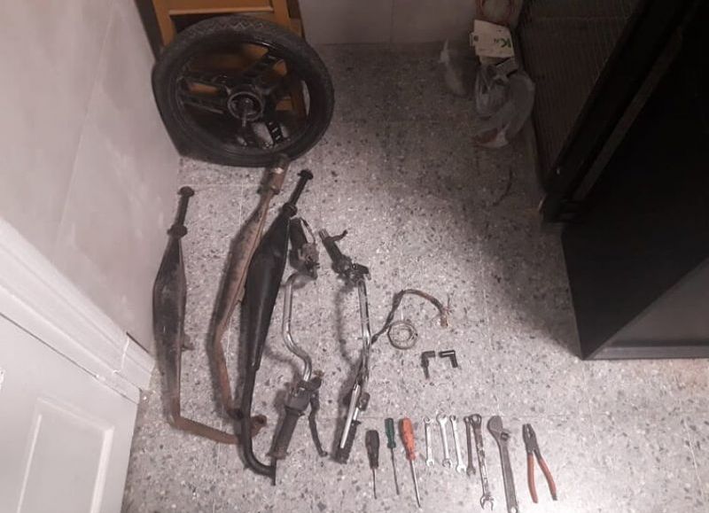 Algunos objetos encontrados en el allanamiento