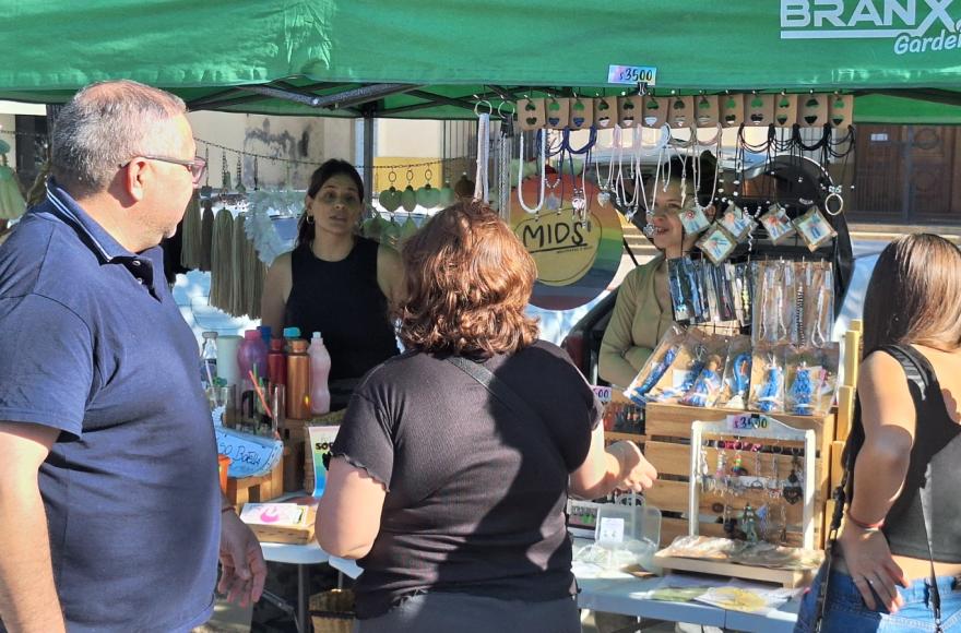 Se disfrutó de un nuevo Domingo de Feria en la Plaza San Martín