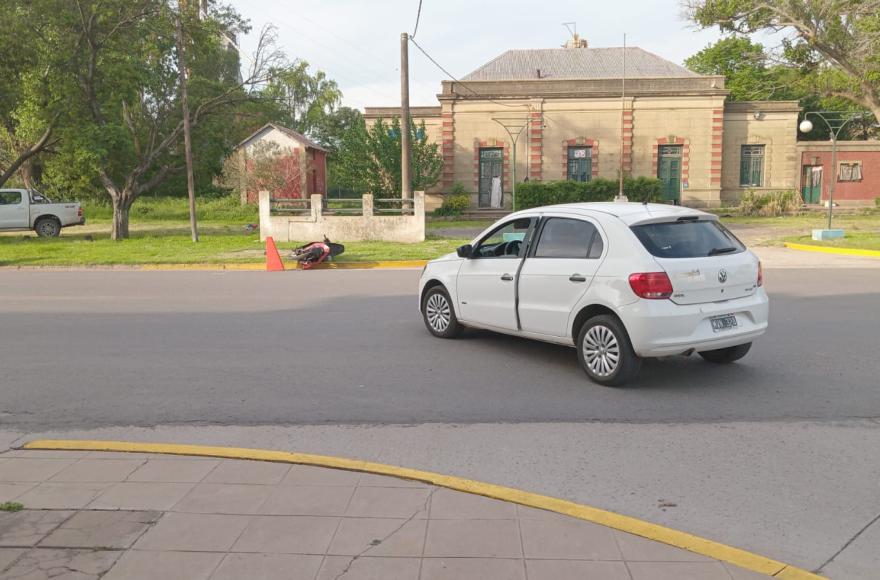 Un nuevo accidente de tránsito tuvo lugar en nuestra ciudad, en la intersección de la Avenida San Martín e Iribarne.