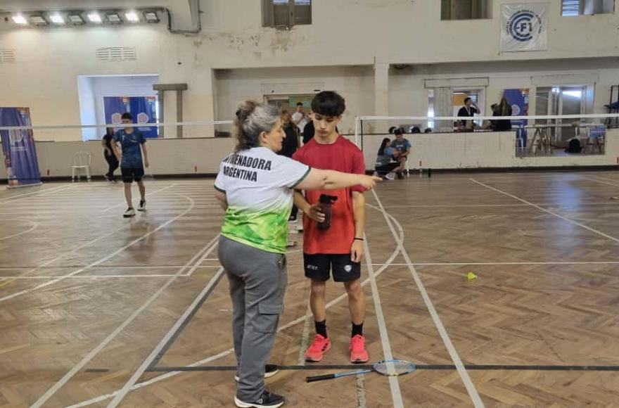 Conde ganó por 2 a 0 con parciales de 15-12/15-8.