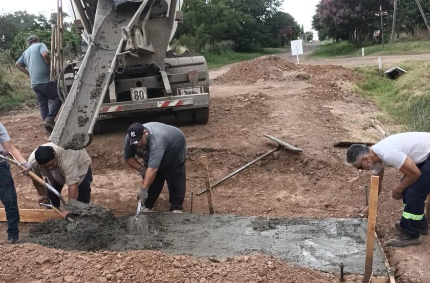 Construcción de badén en Carabelas