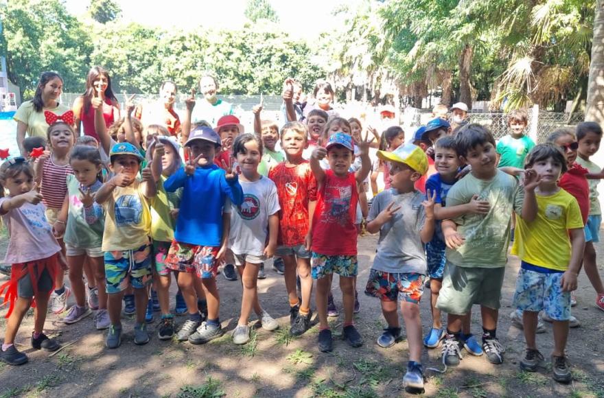 El jefe comunal compartió una jornada junto a los niños y el equipo de trabajo.