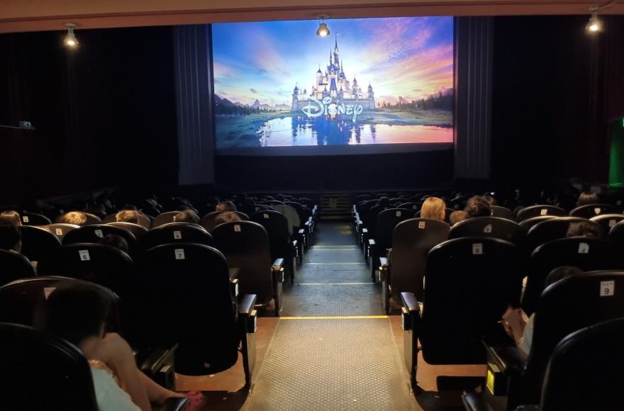 Se proyectó “Hoppers”.