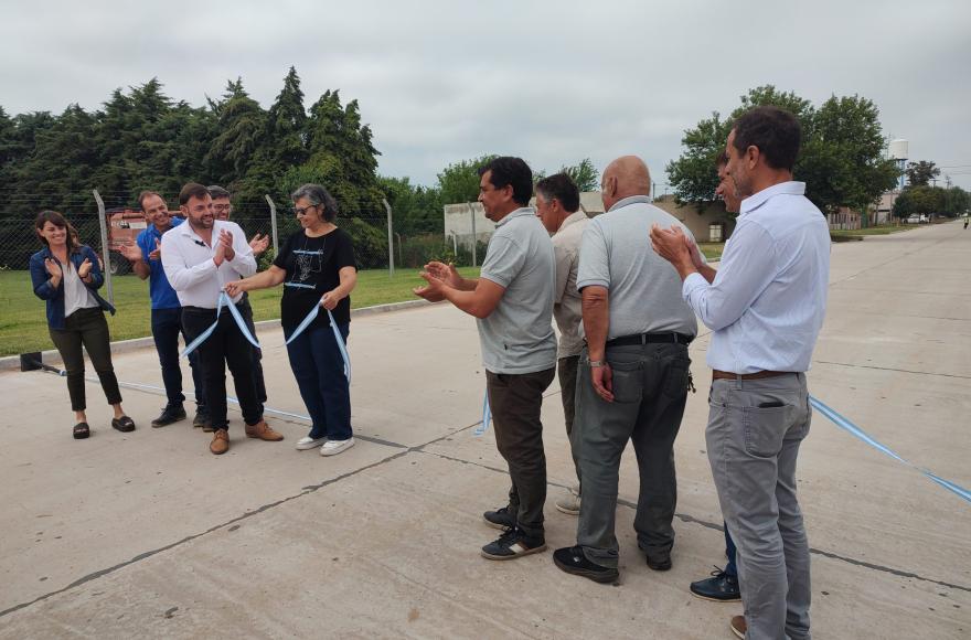 El tradicional corte de cintas.