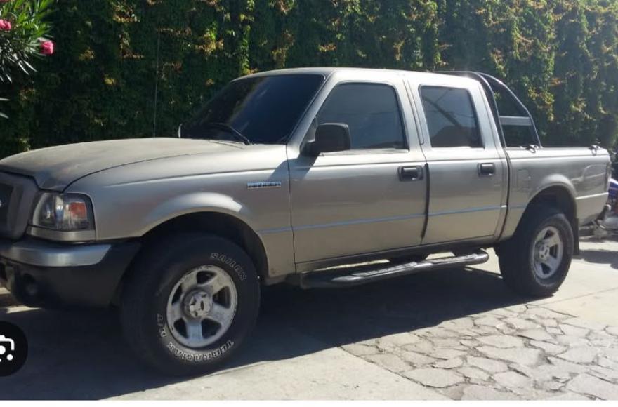 El vehículo habría sido visto en Colón, donde tras su paso por la localidad de Carabelas habrían colisionado. 