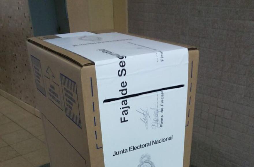 La Beba, Sol de Mayo y Hunter votan en Rojas.