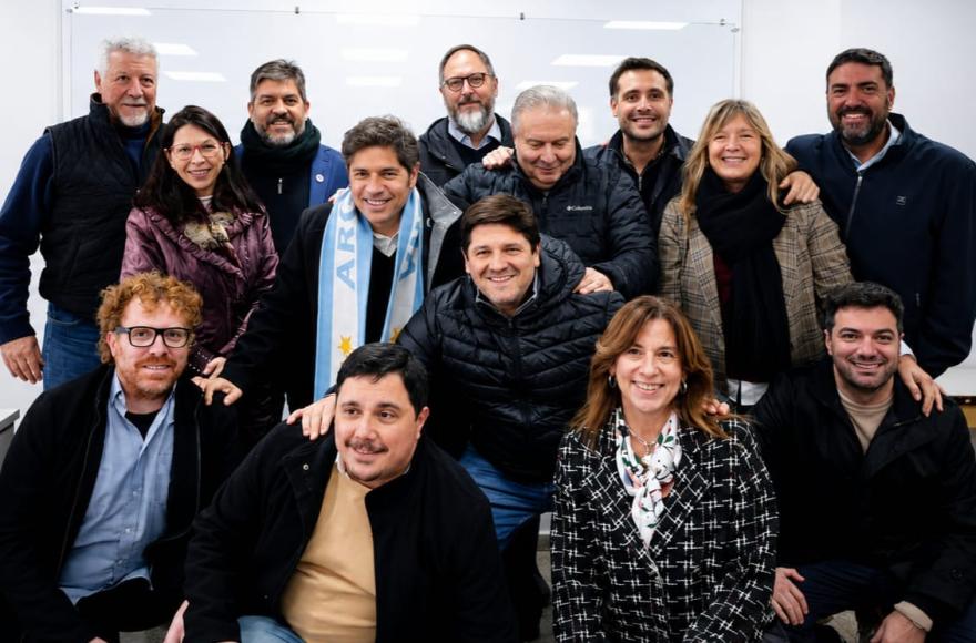 Baguear acompañó al gobernador en su recorrido por distritos de la segunda sección.